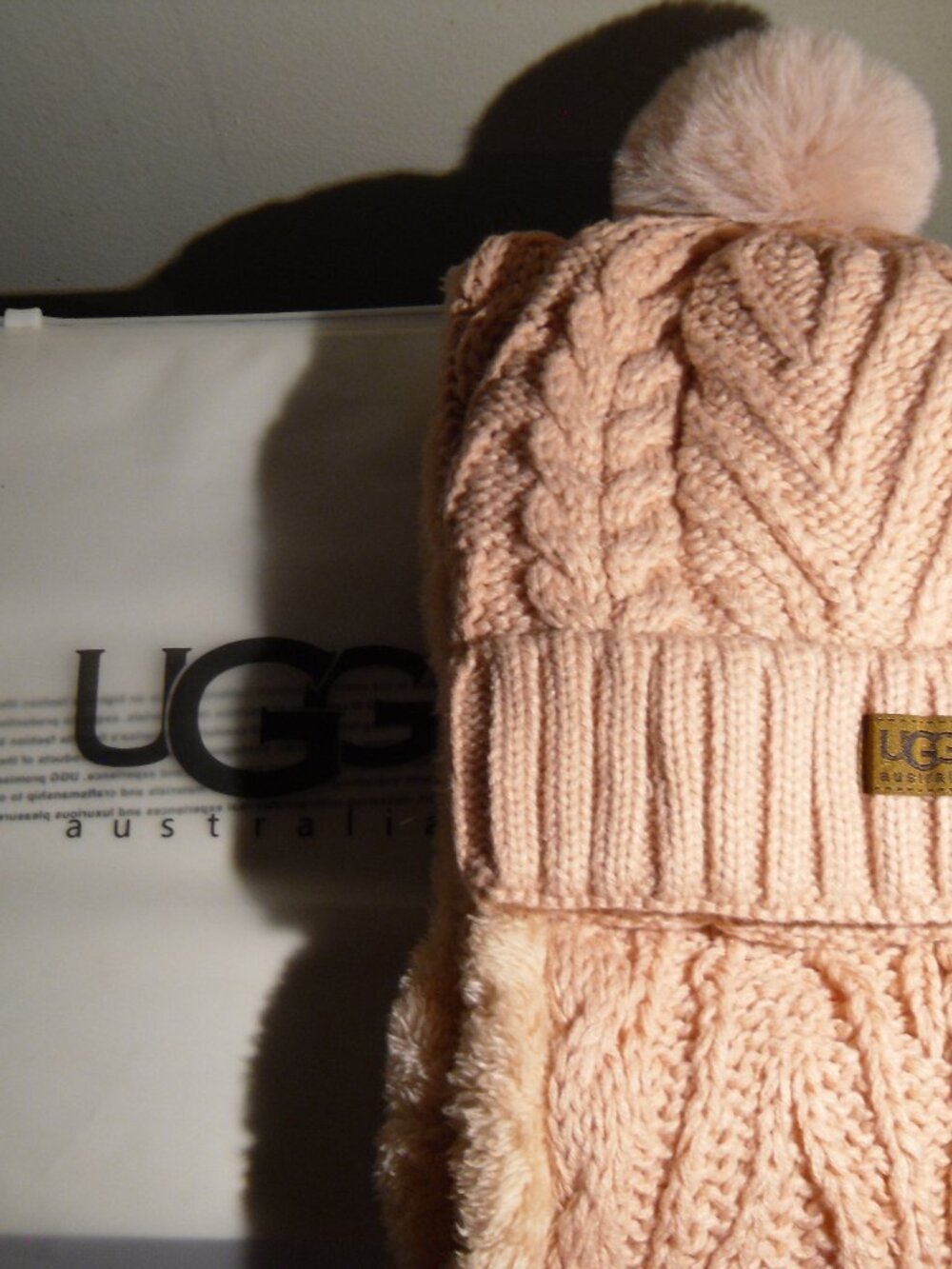 UGG infinity women's winter hat & scarf set PINK NEW